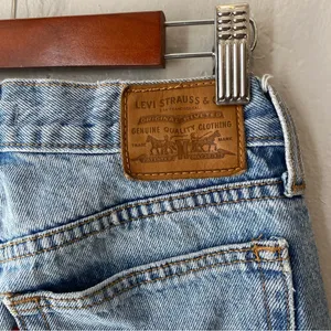 Levi’s Premium Wedgie Icon Fit in Shut Up Wash thumbnail 14