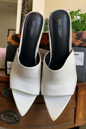 Cape Robbin White Pointed Toe Slide Mules thumbnail 1