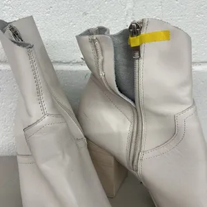 Steve Madden sz9 ivory bone CATE western heeled booties boots side zip leather thumbnail 3