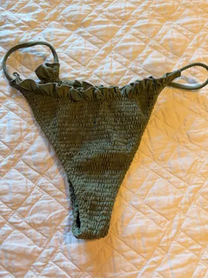 Indah Ruffle Green Bikini Bottoms thumbnail 5