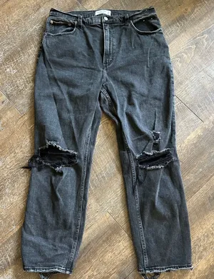 Abercrombie & Fitch Ankle Straight Ultra High Rise Distressed Black Jeans 32 14R thumbnail 1