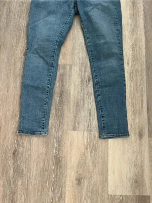Levi’s High Rise Skinny Stretch Jeans Women’s W30 L28 Medium Wash Denim thumbnail 3