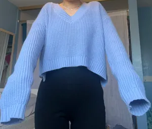 Tilly’s Cropped V-Neck Knit Sweater thumbnail 3
