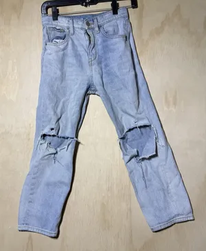 Old Navy Womens 10 High Rise Slouchy Straight Jeans Light Wash Distressed Ripped thumbnail 1