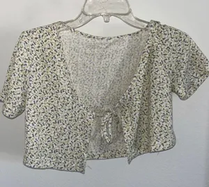 brand new floral top thumbnail 1