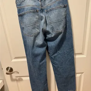 American Eagle Outfitters Women's Blue Distressed Straight Jeans thumbnail 5