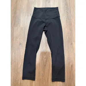 Lululemon wunder crop Leggings Black Women's‎ Size 4 thumbnail 3