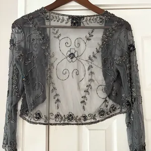 Adrianna Papell Charcoal Sheer Embroidered‎ Blouse Flaw Size 2 thumbnail 2