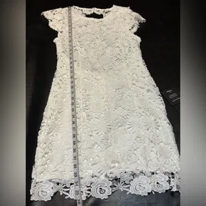 Lulu's White Floral Lace Backless Sheath Dress Size M NWT Classy, Feminine thumbnail 15
