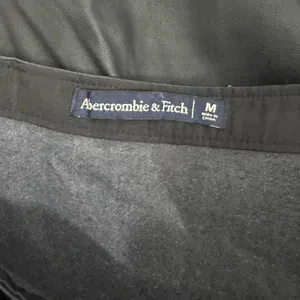 Abercrombie Faux Leather Wrap Front Mini Skirt Size Medium Black thumbnail 5