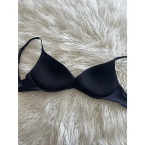 Skims Wireless Form Pushup Plunge Bra Onyx Size 32D thumbnail 7