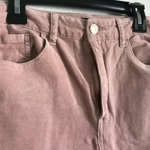 EUC Forever 21 Pink Corduroy Distressed Jean Pant sz 30 thumbnail 2