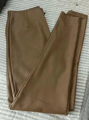 Abercrombie Classic Vegan Leather Leggings NWT Sz S short in Camel thumbnail 1
