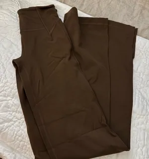 Lululemon - wide leg rare color thumbnail 1