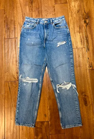 Mom Fit Jeans thumbnail 1