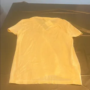 Lacoste Women's Yellow V-Neck Short Sleeve Tee Sz 38 NWT thumbnail 3