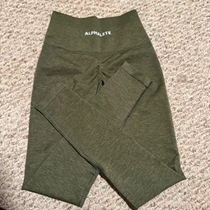 Alphalete Amplify Dusty Green Oak Evergreen Legging- Size XS thumbnail 10