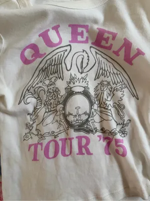 American Eagle Outfitters White Tee with Pink Queen Tour '75 Graphic thumbnail 2