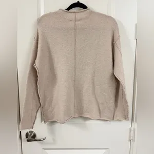 Cozy Women's Beige Sweater Size M thumbnail 5