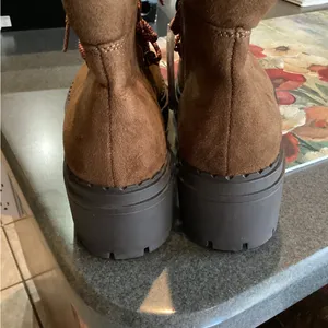 Womens Brown Boots with Pink Laces thumbnail 3