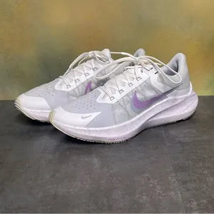 Nike Air Zoom Winflo 8 Women's Grey / White / Violet Sneakers Size 9 thumbnail 3