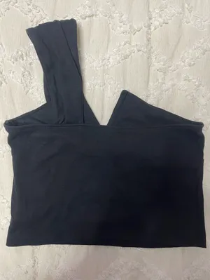 Maeve One-Shoulder Black Crop Top thumbnail 2