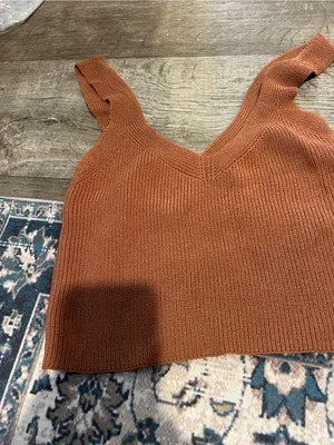 ASTR Brown Knit V-Neck Tank Top thumbnail 6