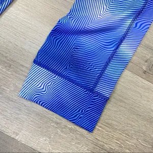 Reebok CrossFit Lux Bold 3/4‎ Wavy Ombré Legging Blue White XS thumbnail 6