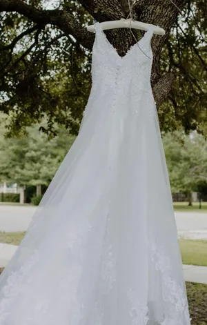 Wedding Dress White Size 8 thumbnail 2