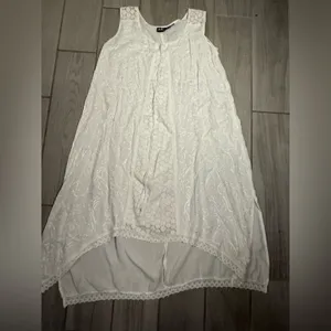 Sleeveless Cream Lace High-Low Dress thumbnail 2