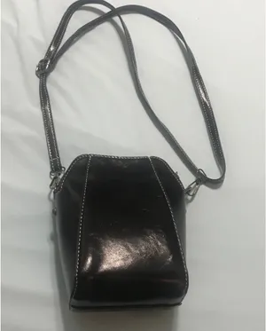 Black crossbody thumbnail 1