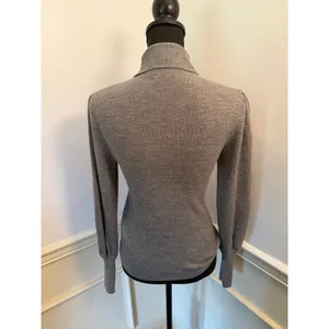 J.Crew 100% Merino Wool Ribbed Balloon Sleeve Turtleneck Sweater Gray Minimalist thumbnail 5