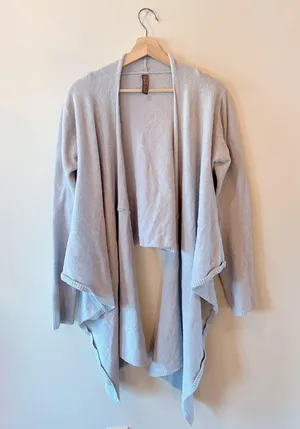 Cardigan thumbnail 1