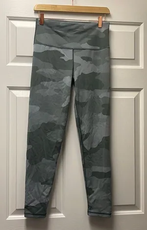 Aerie camo leggings thumbnail 1