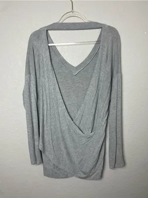 Le Lis Heather Gray V-Neck Open Criss Cross Back Long Sleeve Top Size M thumbnail 5