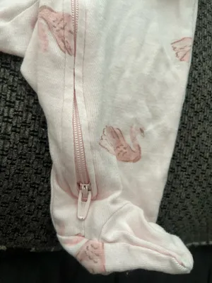 Pink onesie Size newborn thumbnail 2