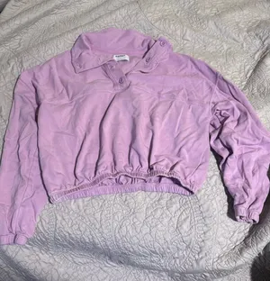 Old Navy Lavender Cropped Button-Neck Sweatshirt thumbnail 1