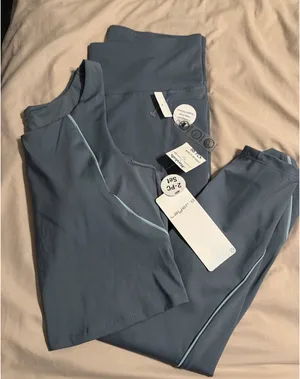 NWT L workout set thumbnail 1