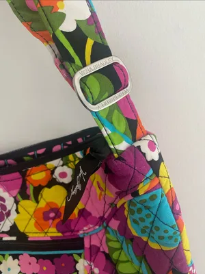 Vera Bradley “Va Va Bloom” Crossbody Hobo Bag Retired Pattern thumbnail 8