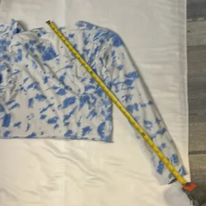 PINK Victoria’s Secret Long Sleeve Tie Dye Crop Top Blue/White L Casual Active thumbnail 9
