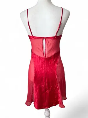 Victoria’s Secret Sexy Red Slip thumbnail 4
