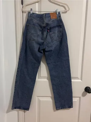 Levi's Straight-Leg Medium Wash Women's Jeans thumbnail 4