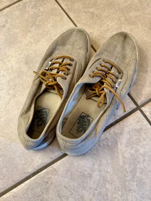 Beige canvas vans off the wall thumbnail 3