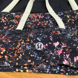 Lululemon Energy Cross Back Sports Bra Black Rainbow Floral Print Womens Size 10 thumbnail 3