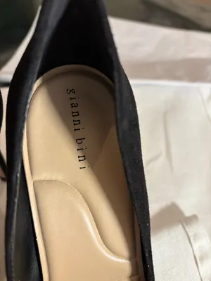 Gianni Bini Black Pointed-Toe Suede Pumps thumbnail 5