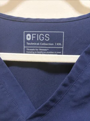 Figs Catarina Navy V-Neck Medical Scrub Top thumbnail 3