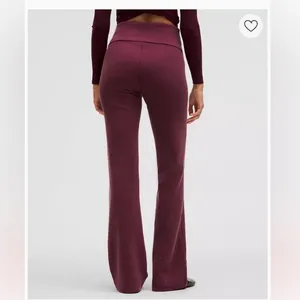 Lululemon Ribbed Softstreme Flared Pant Regular Garnet‎ red size 2 thumbnail 2