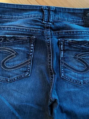 Silver Jeans Suki 17" Women's Sz 31x33 Stretch Dark Denim Boot Cut Embellished thumbnail 4