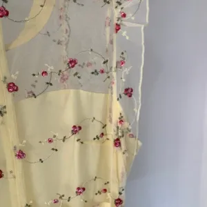 Angela Womens 1X Yellow Embroidered Floral Mesh Overlay A Line Dress Ruffle Cap thumbnail 4