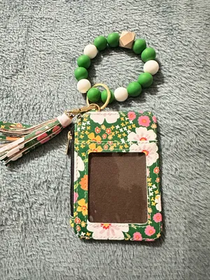 Wristlet and Wallet Green thumbnail 2